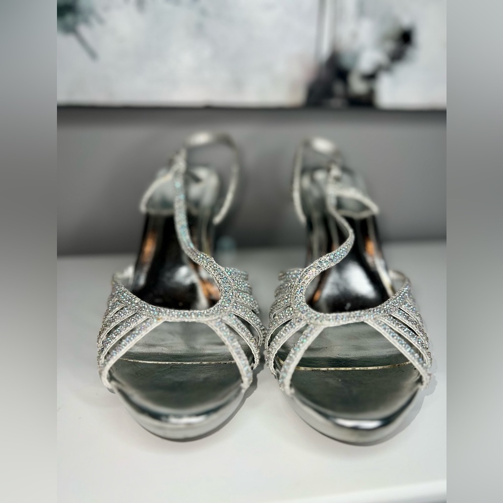 Rhinestone Silver ladies Bridesmaids heels size 8.5M